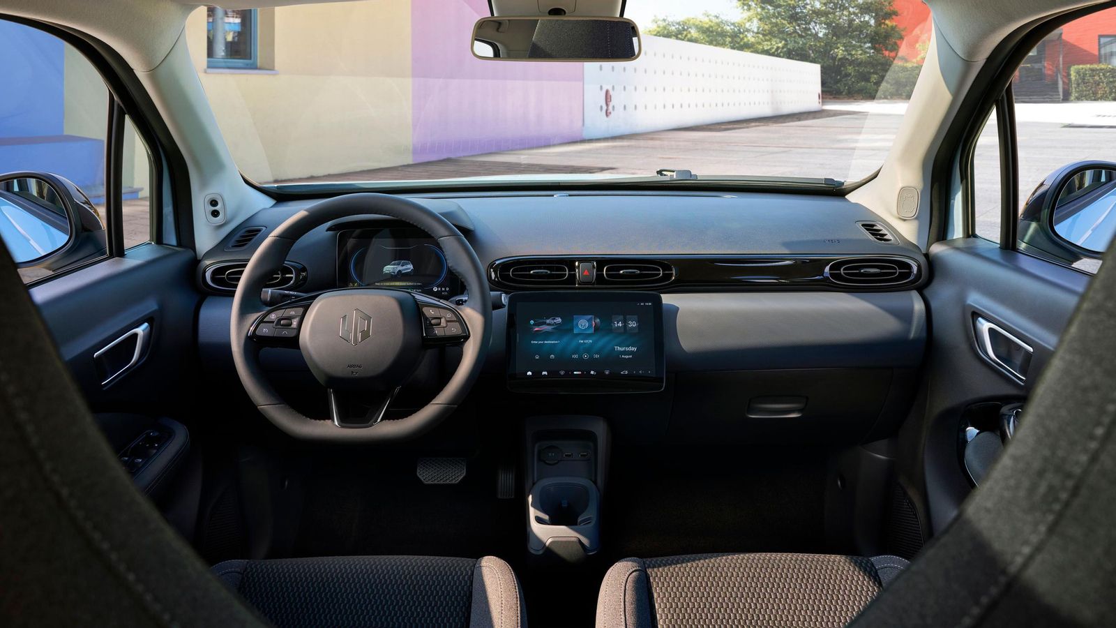 Separadamente a los tres ajustes de frenada regenerativa y respuesta al acelerador, para la dirección pueden determinarse otros tres modos de asistencia: Comfort, Sports y Standard.