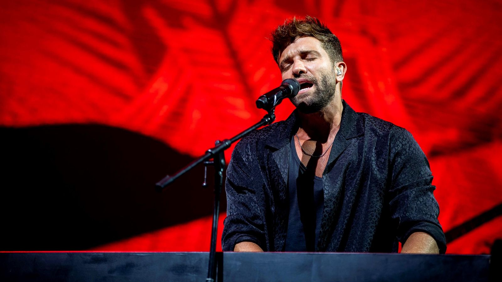 Pablo Alborán deslumbró interpretando uno de sus éxitos al piano