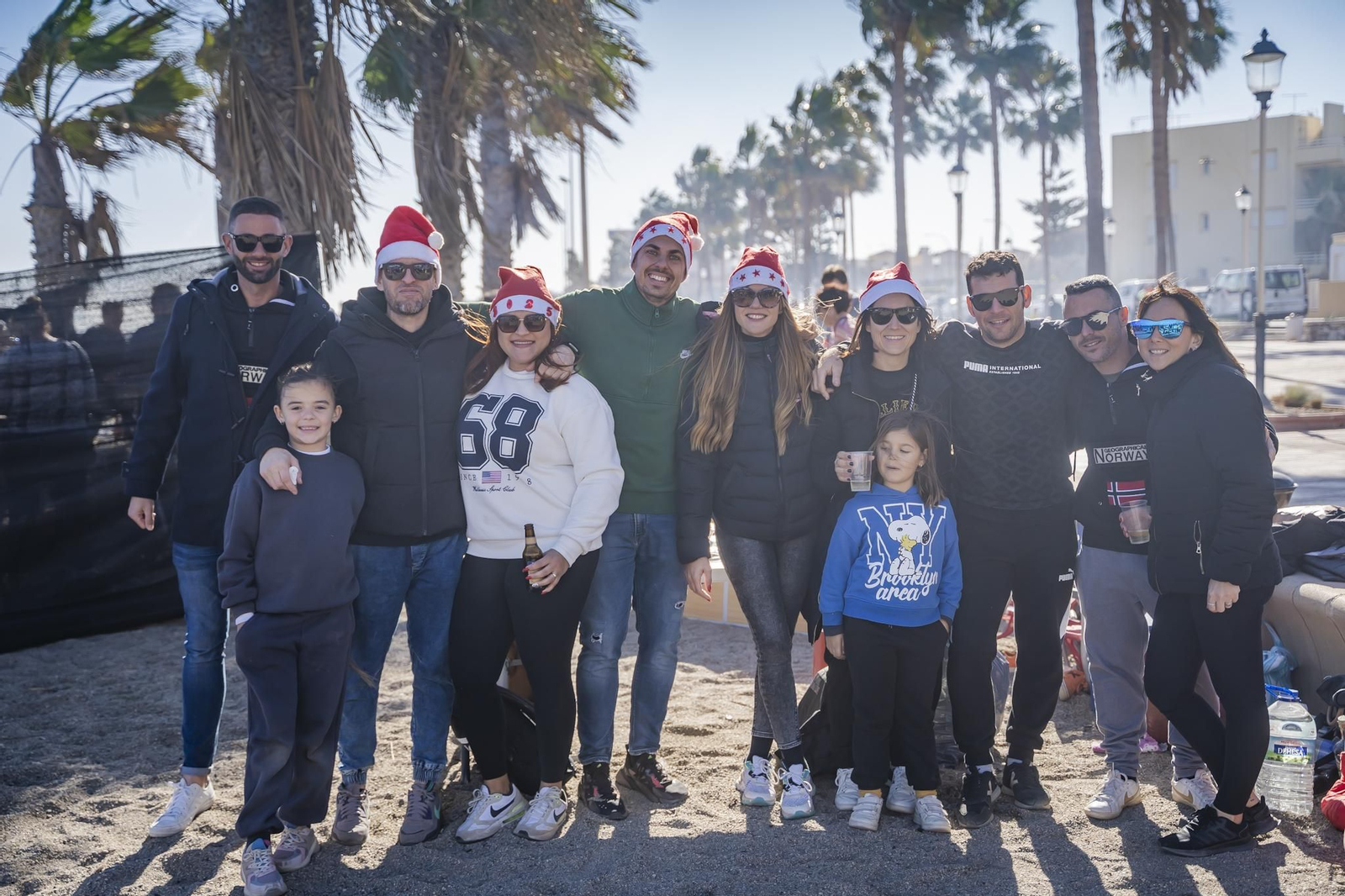 Miles de personas despiden el año 2024 en Las Moragas de Roquetas, en imágenes