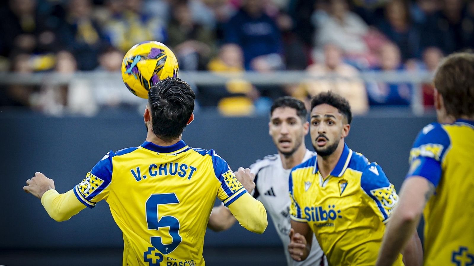 Búscate entre las fotos del partido de fútbol Cádiz CF - Albacete Balompié
