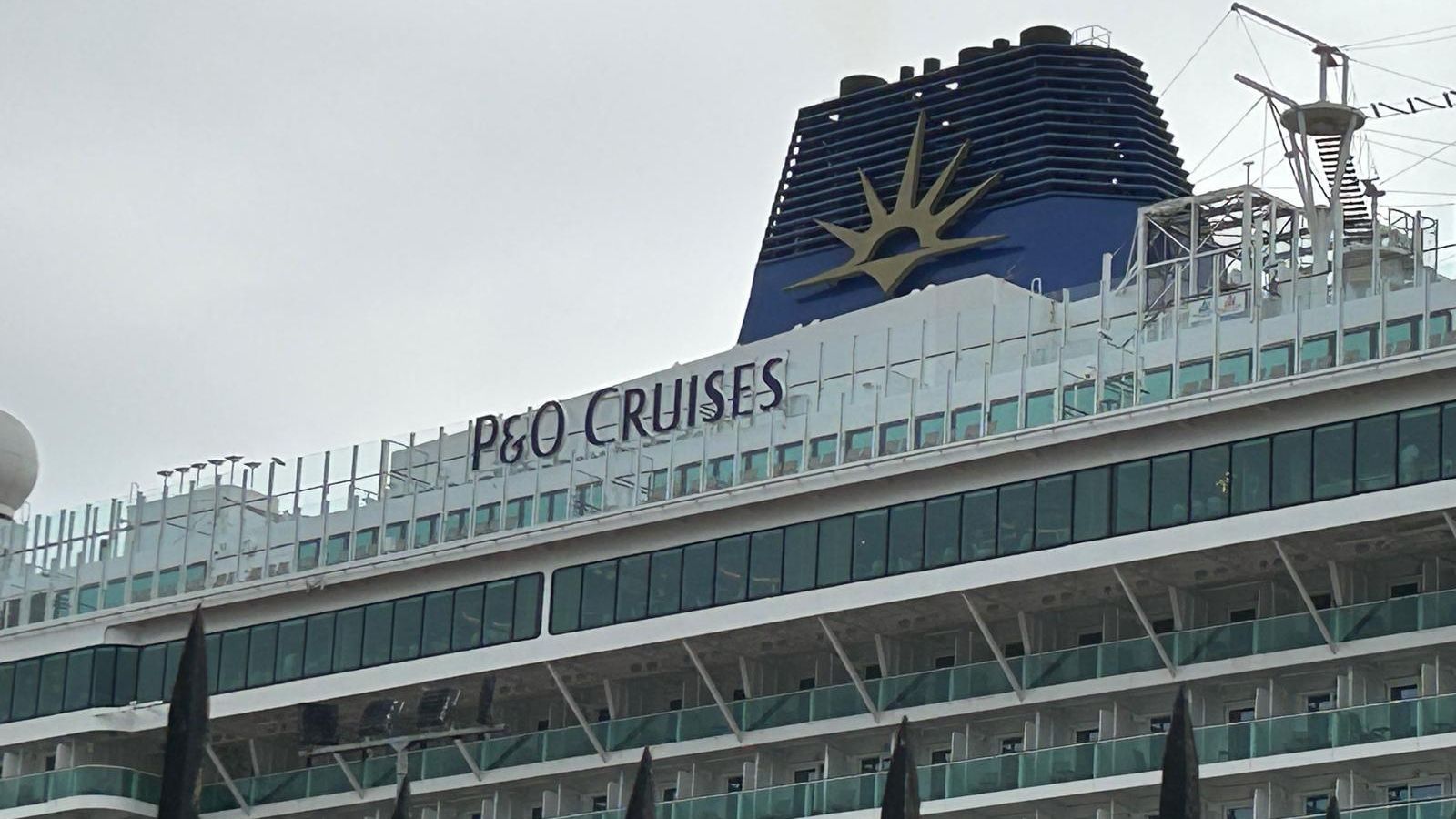 Los dos cruceros llegados este martes al puerto de Cádiz pertenecen a la naviera británica P&O Cruises