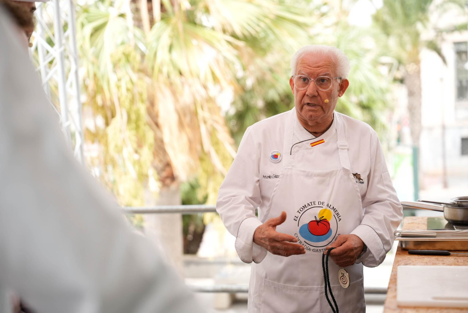 La Cofradía del Tomate y la semifinal del concurso gastronómico de la Feria de Almería, en imágenes