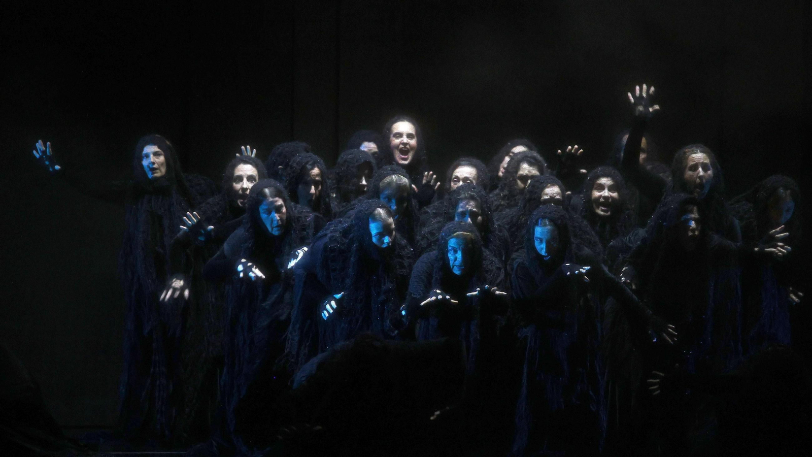 Imágenes de la ópera Macbeth en el Teatro Villamarta de Jerez