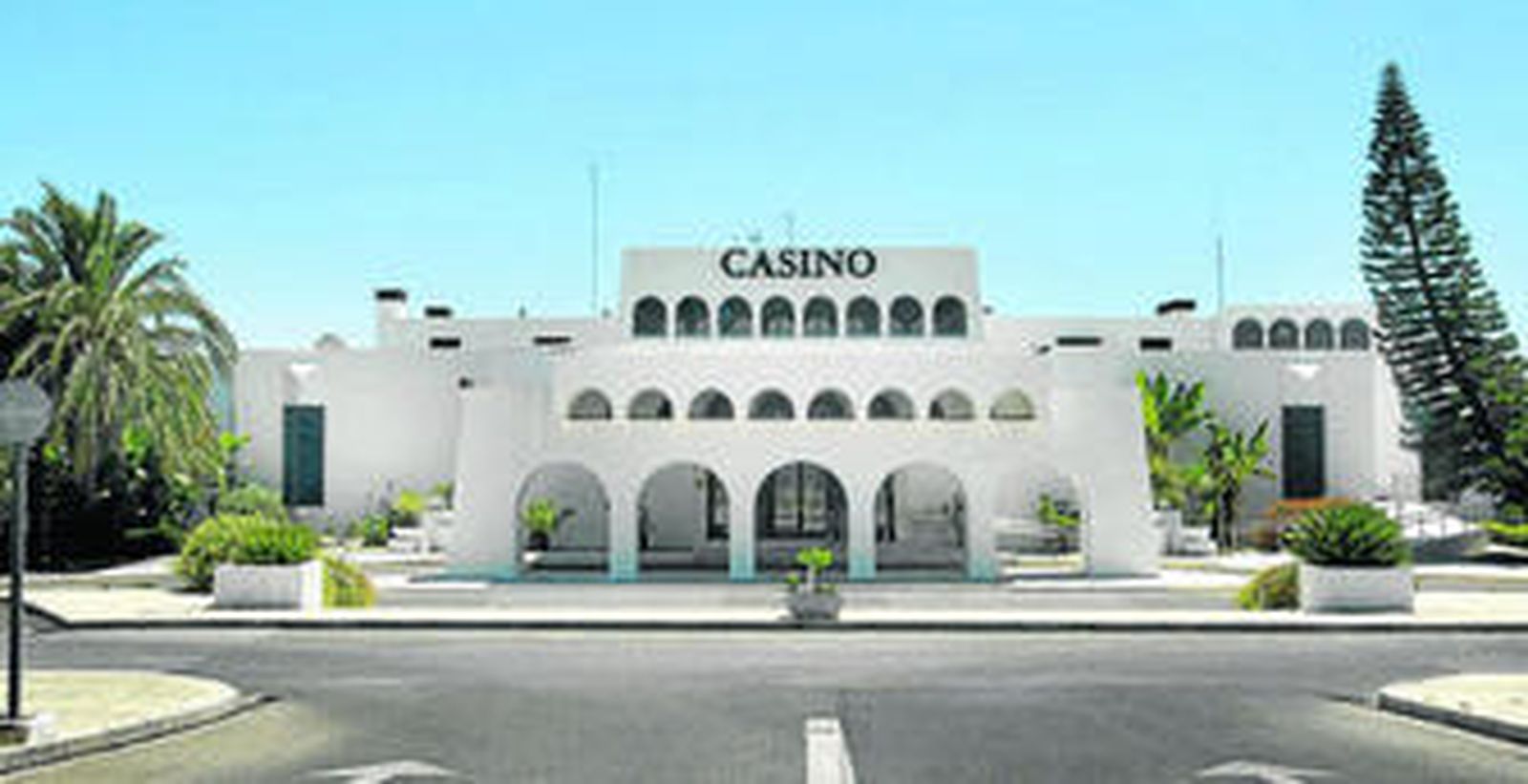 Exterior de las instalaciones del Casino Bahía de Cádiz, ubicadas en la Sierra de San Cristóbal.