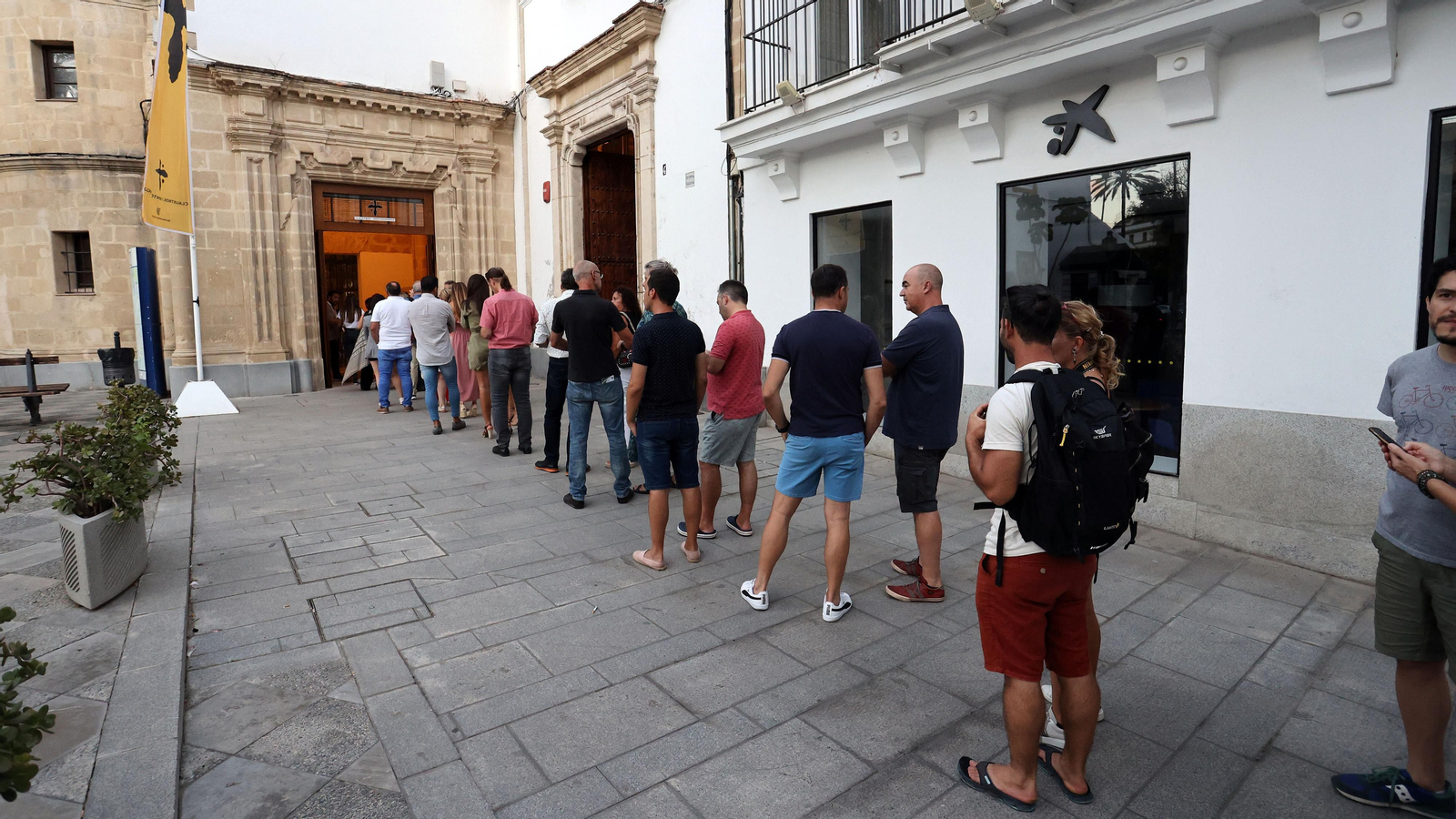 Imágenes de Entre Vinos, Tintos y Blancos, en los Claustros de Jerez