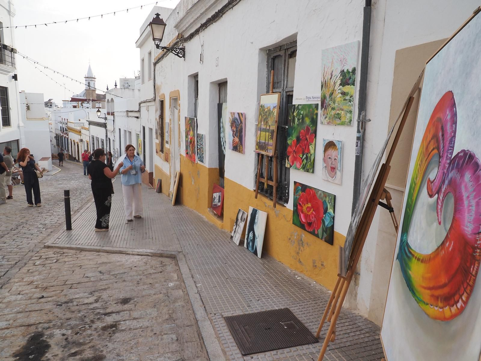 Paseo por el Arte de Ayamonte, el mayor museo efímero a cielo abierto, en imágenes