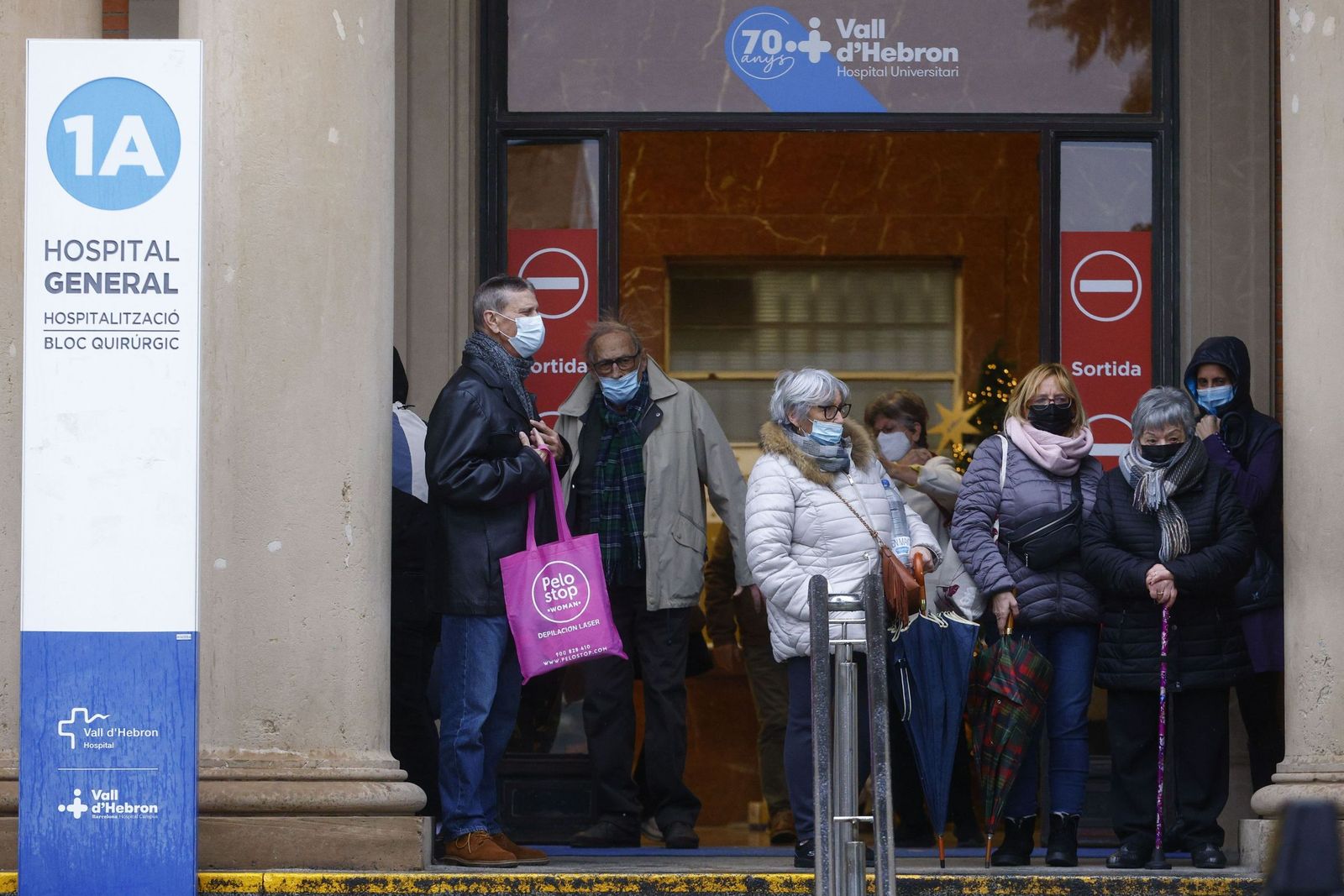 Los casos de gripe empiezan a remitir pero se mantiene la presión en los hospitales.