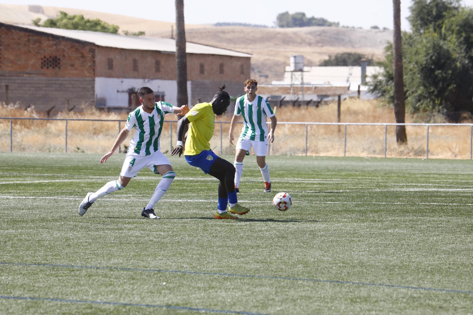 Las mejores fotos del duro estreno del Córdoba B ante el Conil en Tercera RFEF