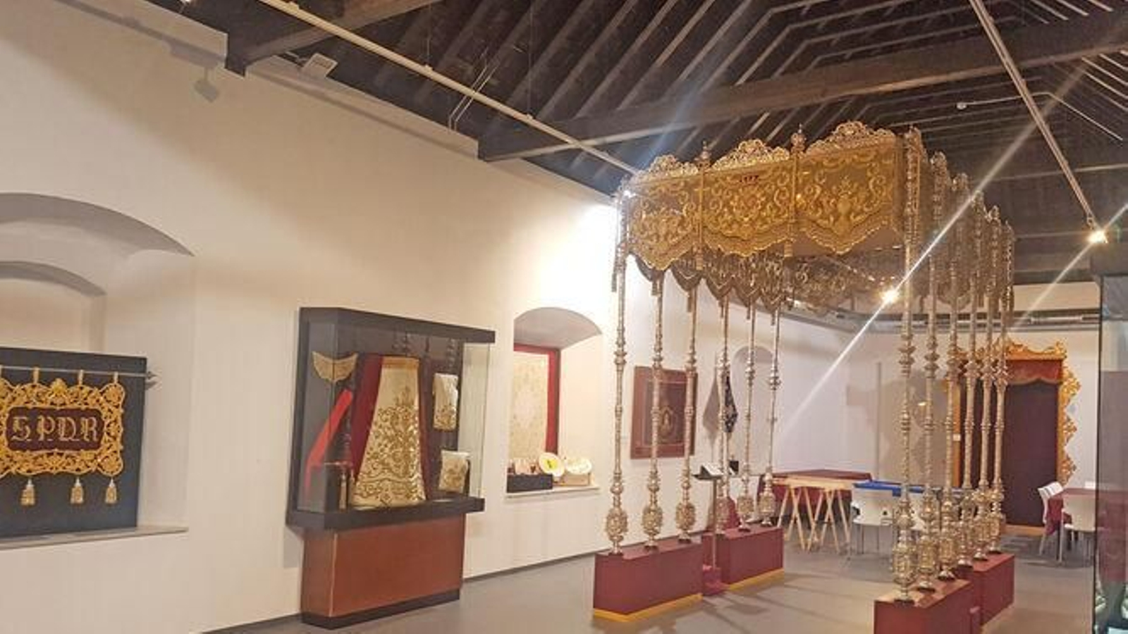 Exposición cofrade en el museo municipal de Algeciras.