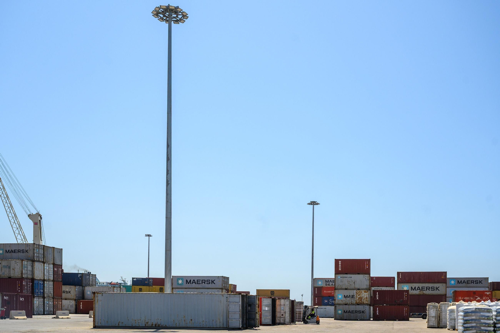 Nuevas torres de iluminación Muelle de Poniente.