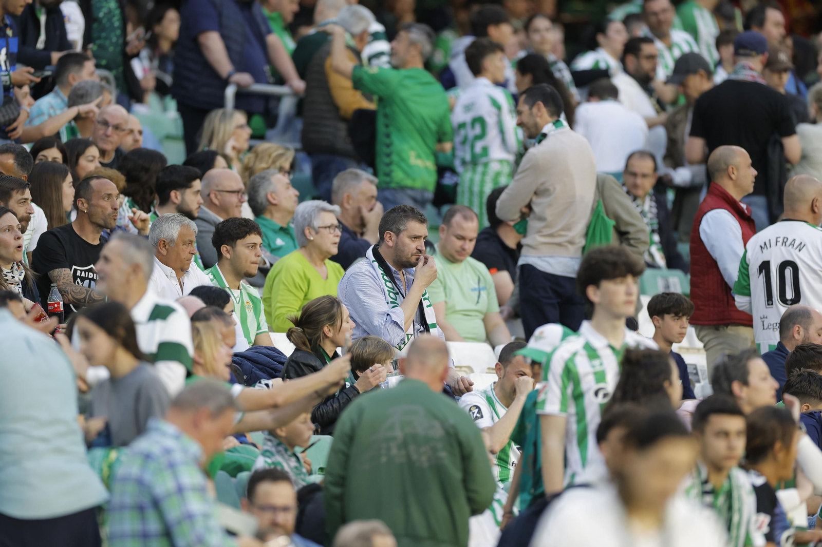 Búscate en las fotos del Betis - Jagiellonia
