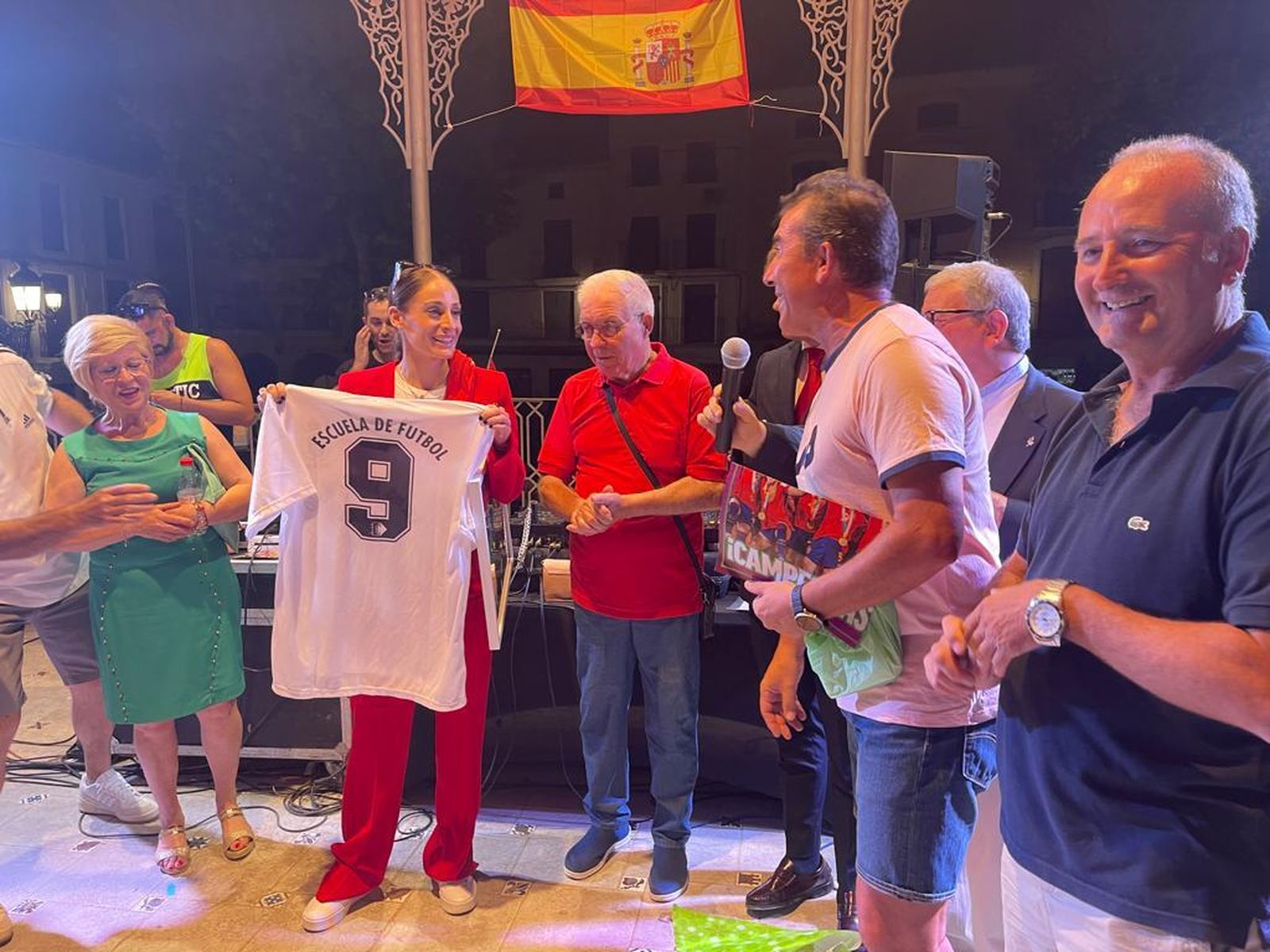 La campeona del mundo Esther González, homenajeada en Huéscar, su pueblo