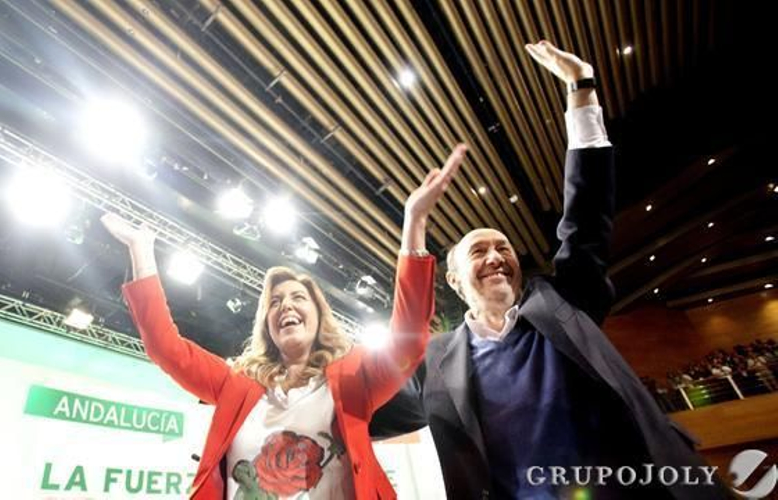 Díaz y Rubalcaba en el clausura del Congreso del PSOE-A.

Foto: L. Rivas