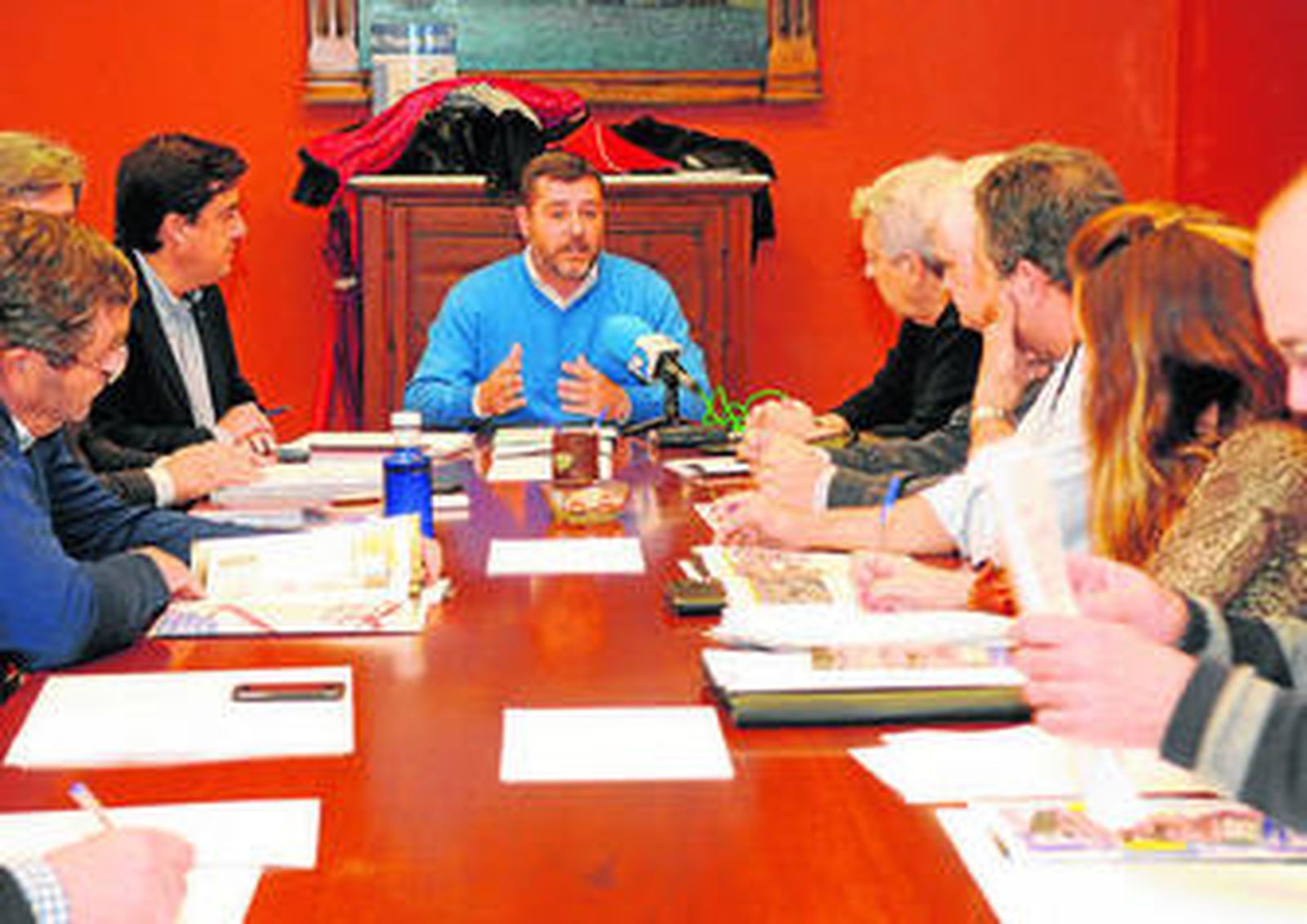 Un momento de la reunión de la Mesa de Comercio, en la tarde del lunes.