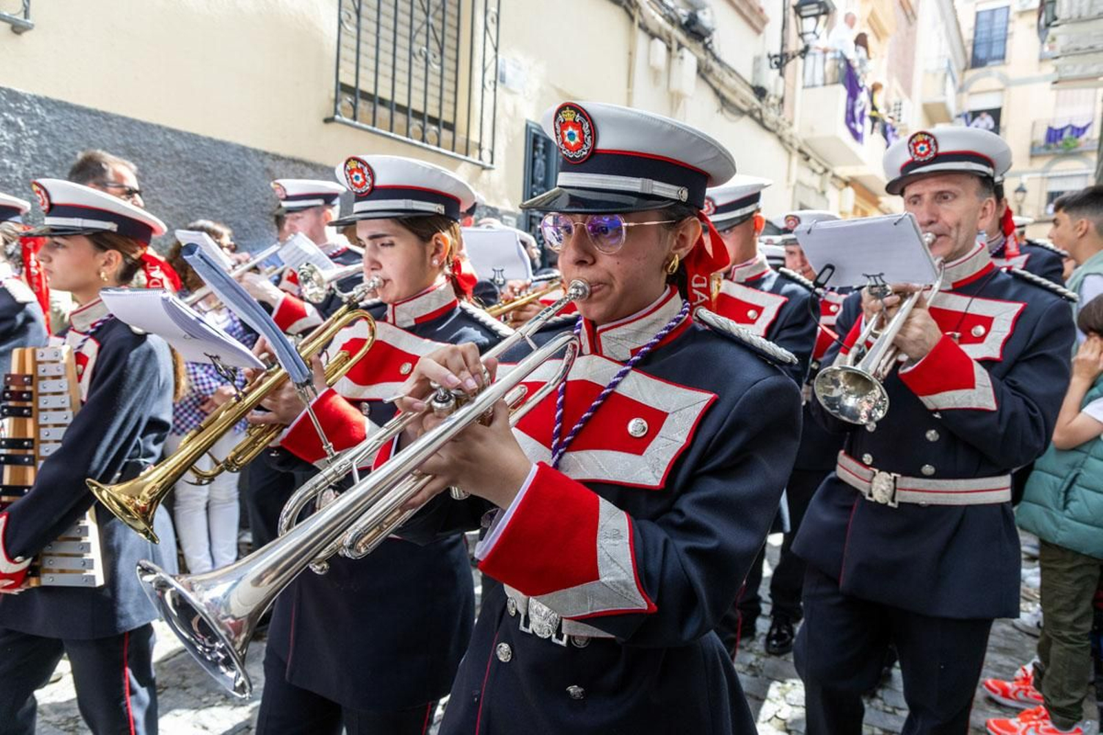 Los jiennenses arropan a las tres cofradías de la tarde en un Domingo de Ramos más caluroso de lo esperado (I)