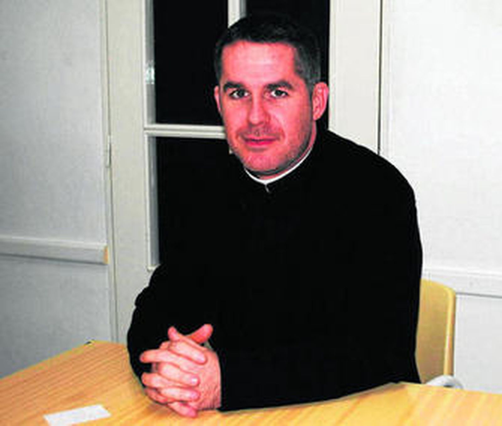 El párroco Óscar Trujillo se muestra optimista para salir de la situación actual.