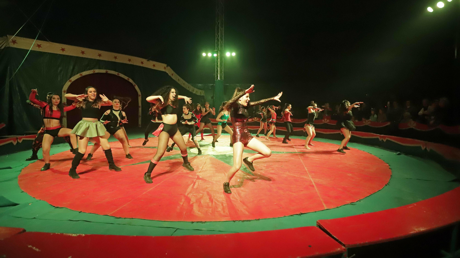 Imágenes de la gala solidaria para el circo Berlín.