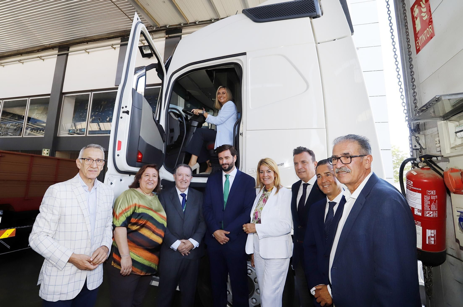 Imágenes de la visita de la consejera Marifrán Carazo a la empresa GTO en Niebla