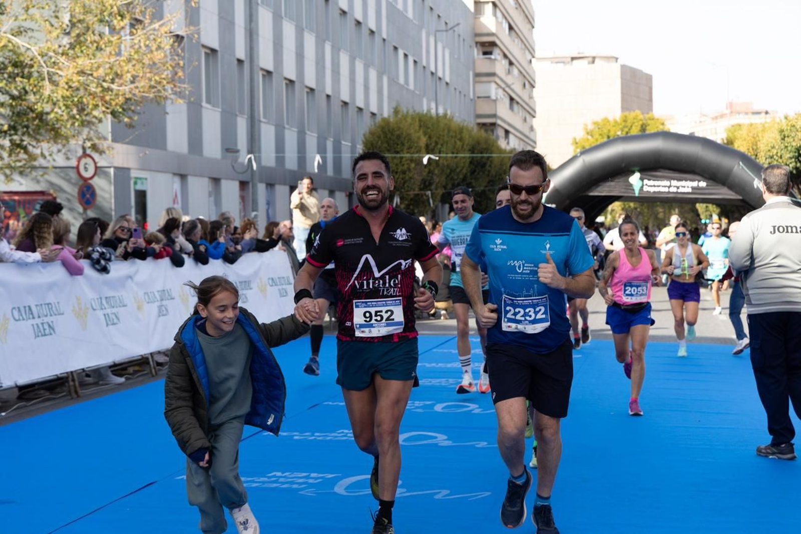 En imágenes: multitudinaria e histórica XXIX Media Maratón 'Ciudad de Jaén' y 10k en memoria de Paco Manzaneda