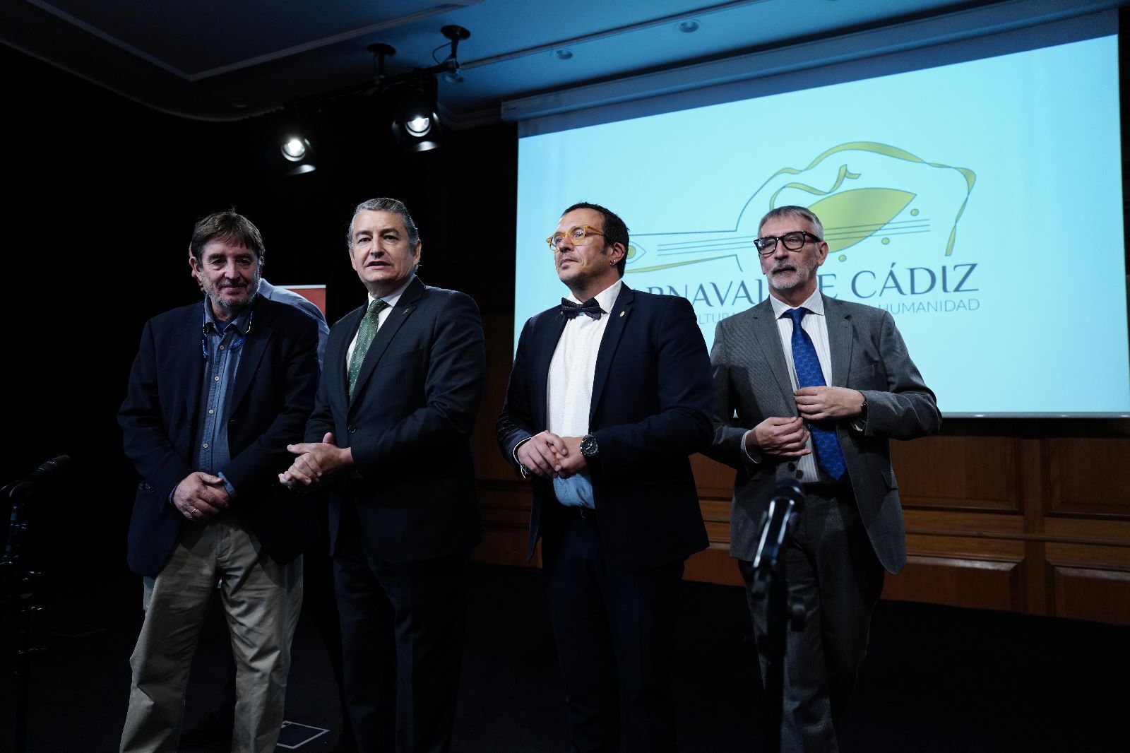 Las imágenes de la presentación de la candidatura del Carnaval de Cádiz a Patrimonio Cultural Inmaterial de la Humanidad.