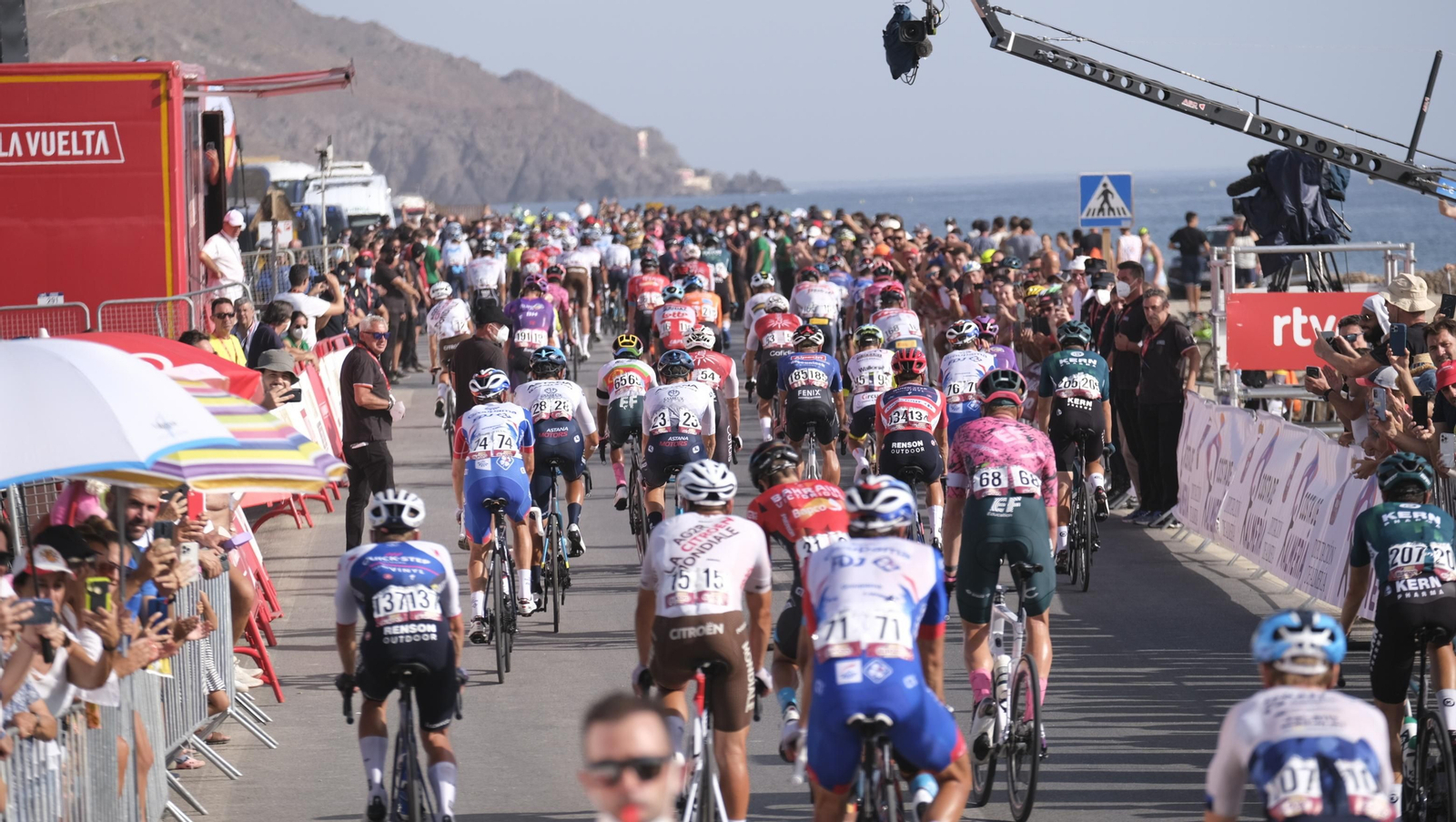 Imágenes de la etapa de la Vuelta a España con llegada en Cabo de Gata, Almería