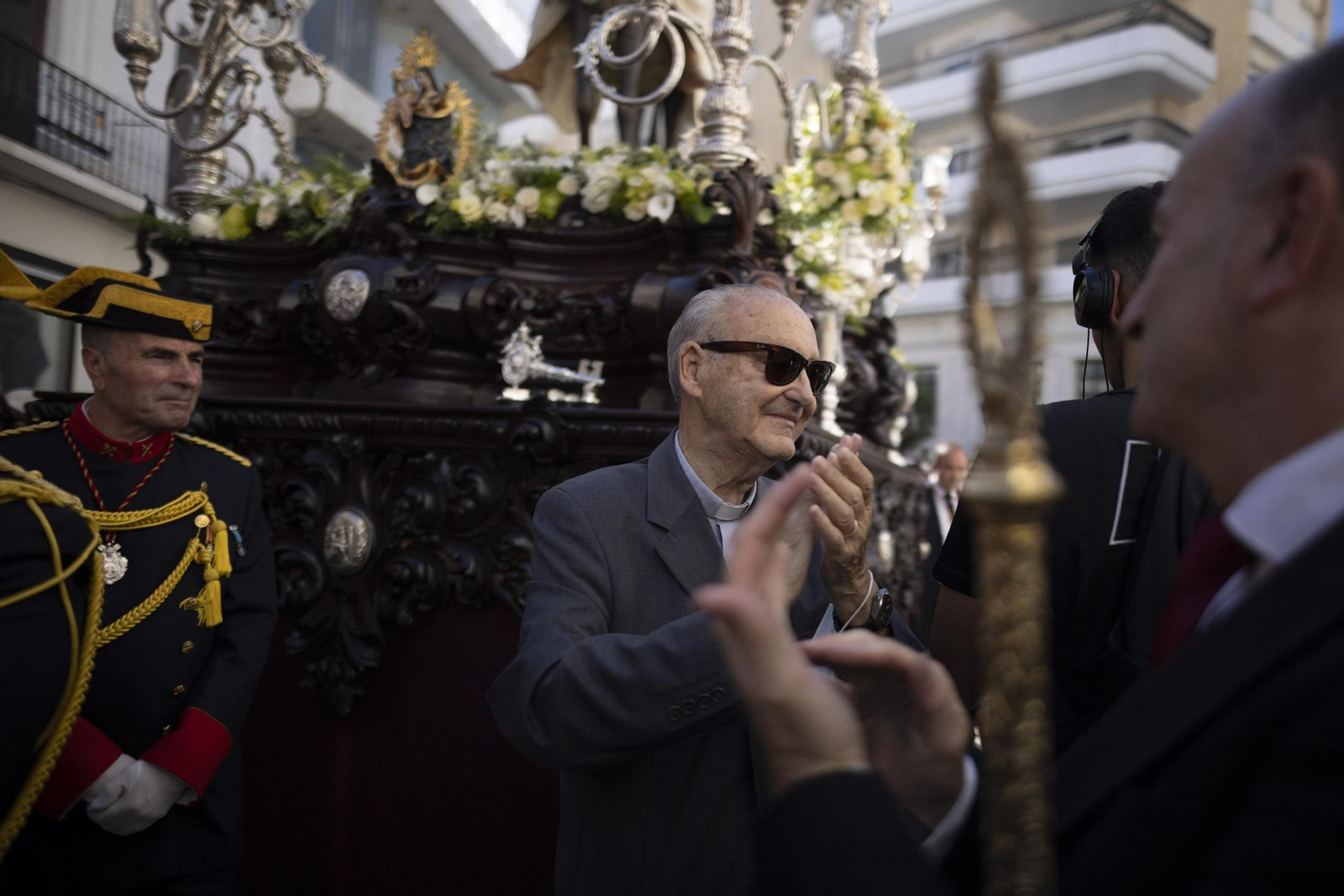 Imágenes de la salida extraordinaria de La Borriquita por las calles de Huelva