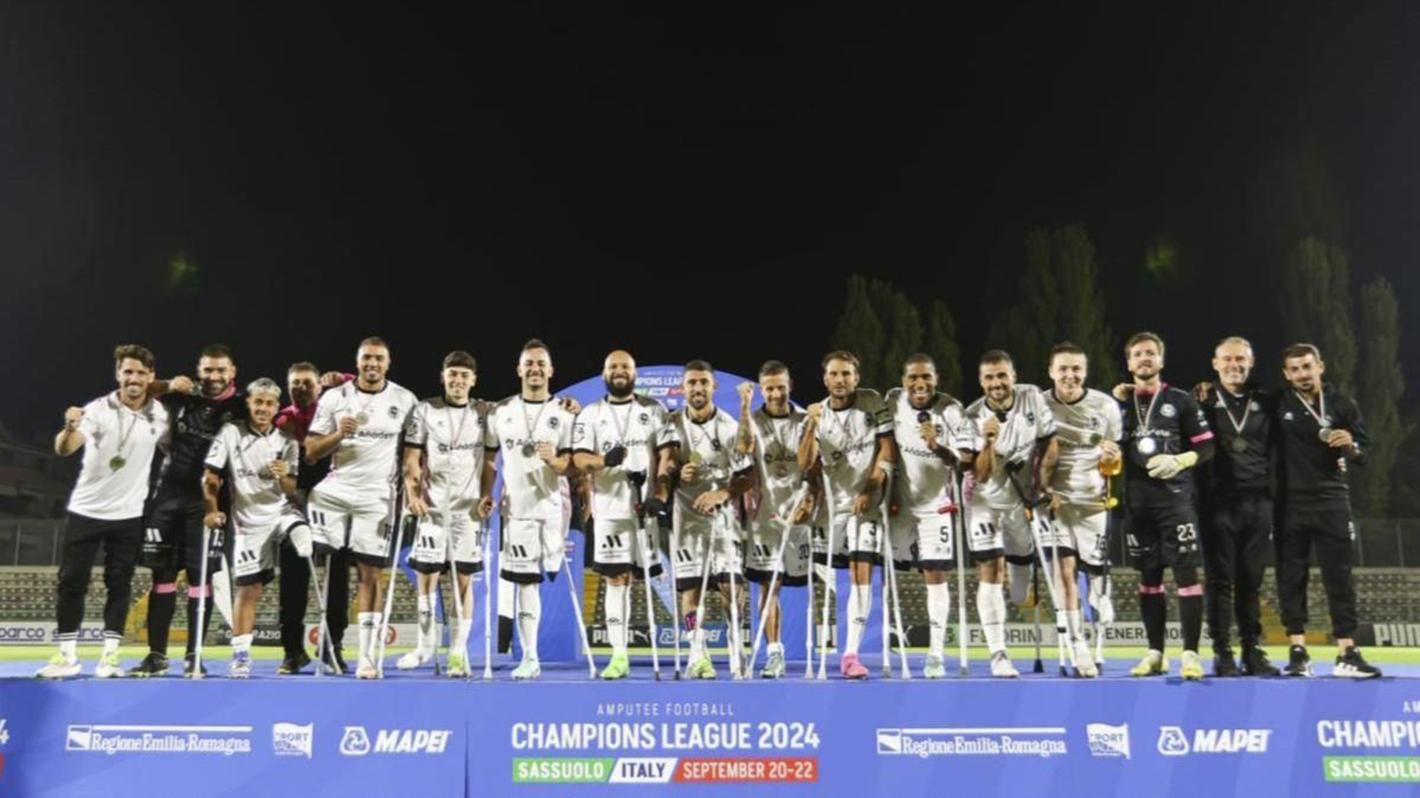 Los jugadores del Flamenco del Sur celebran el subcampeonato de la Champuions en Italia.