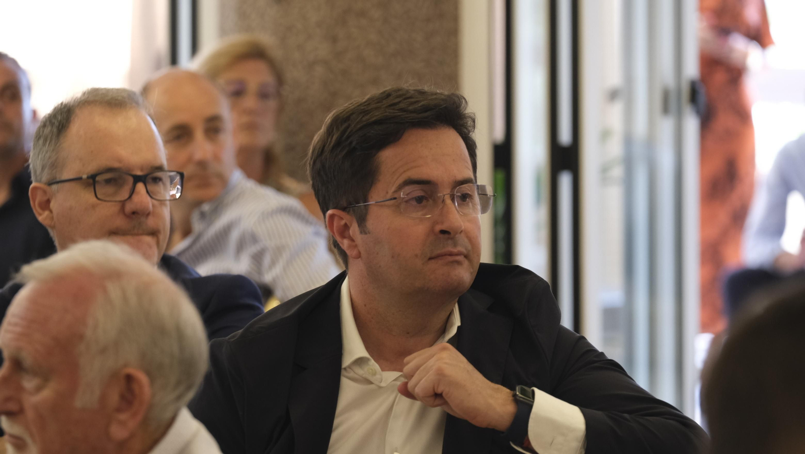 Imágenes del desayuno coloquio de Diario de Almeria y Hidralia.