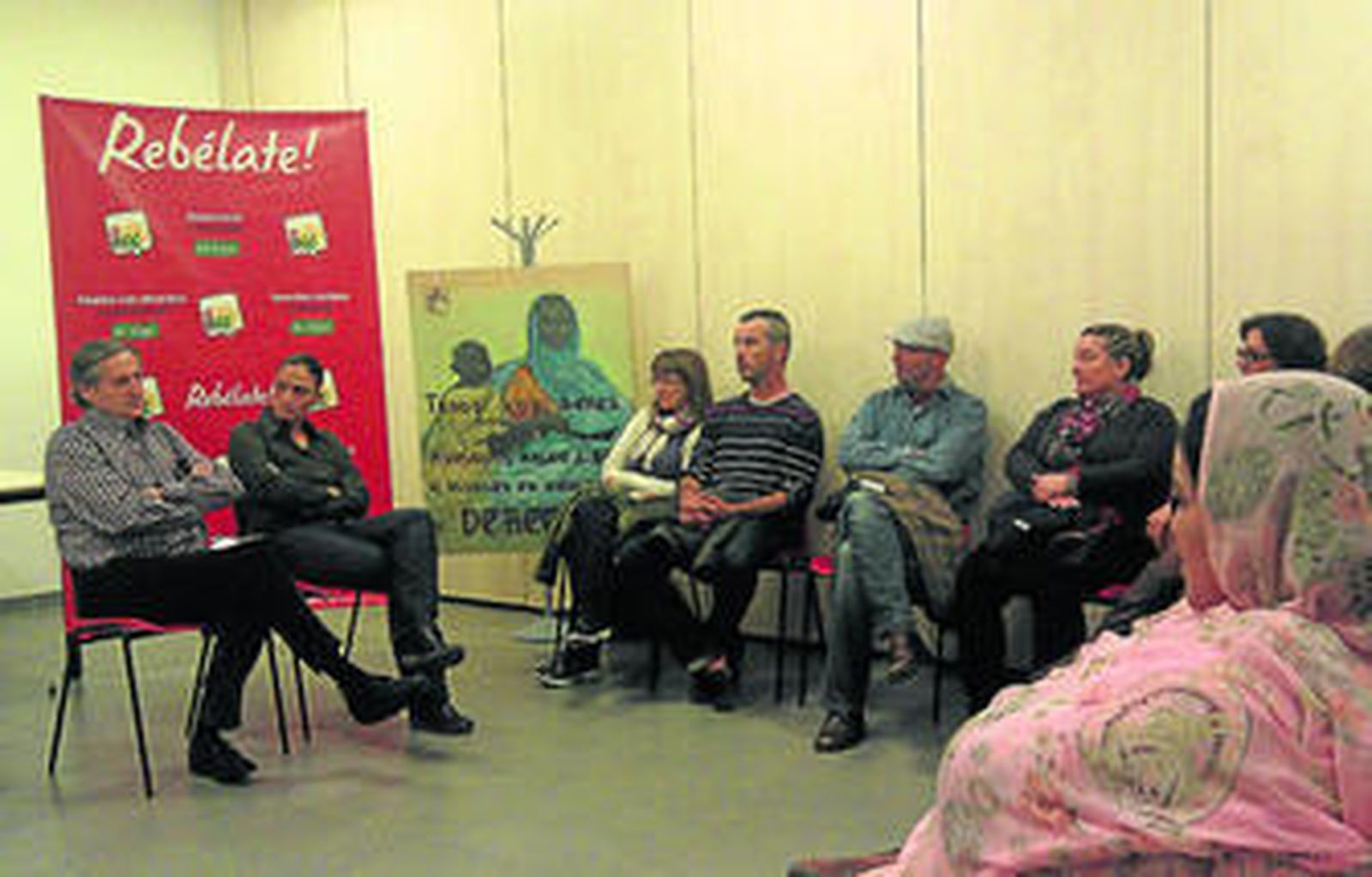 Willy Meyer y Ana Rodríguez, reunidos en Chiclana con colectivos de cooperación internacional.