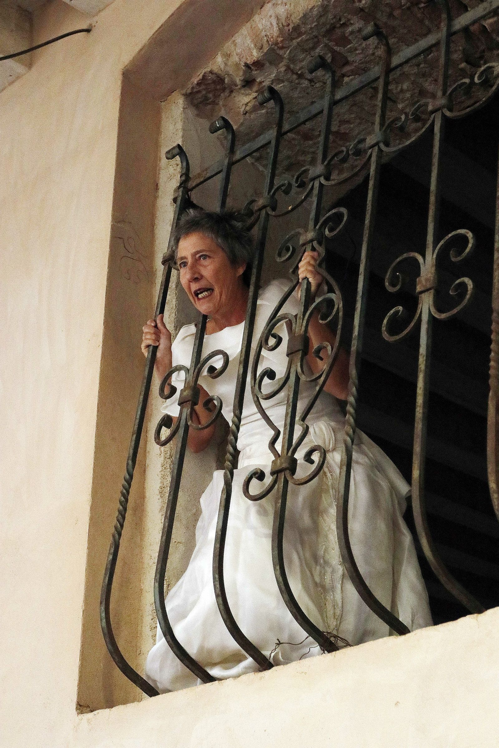 La bailarina, desde la ventana del Patio.