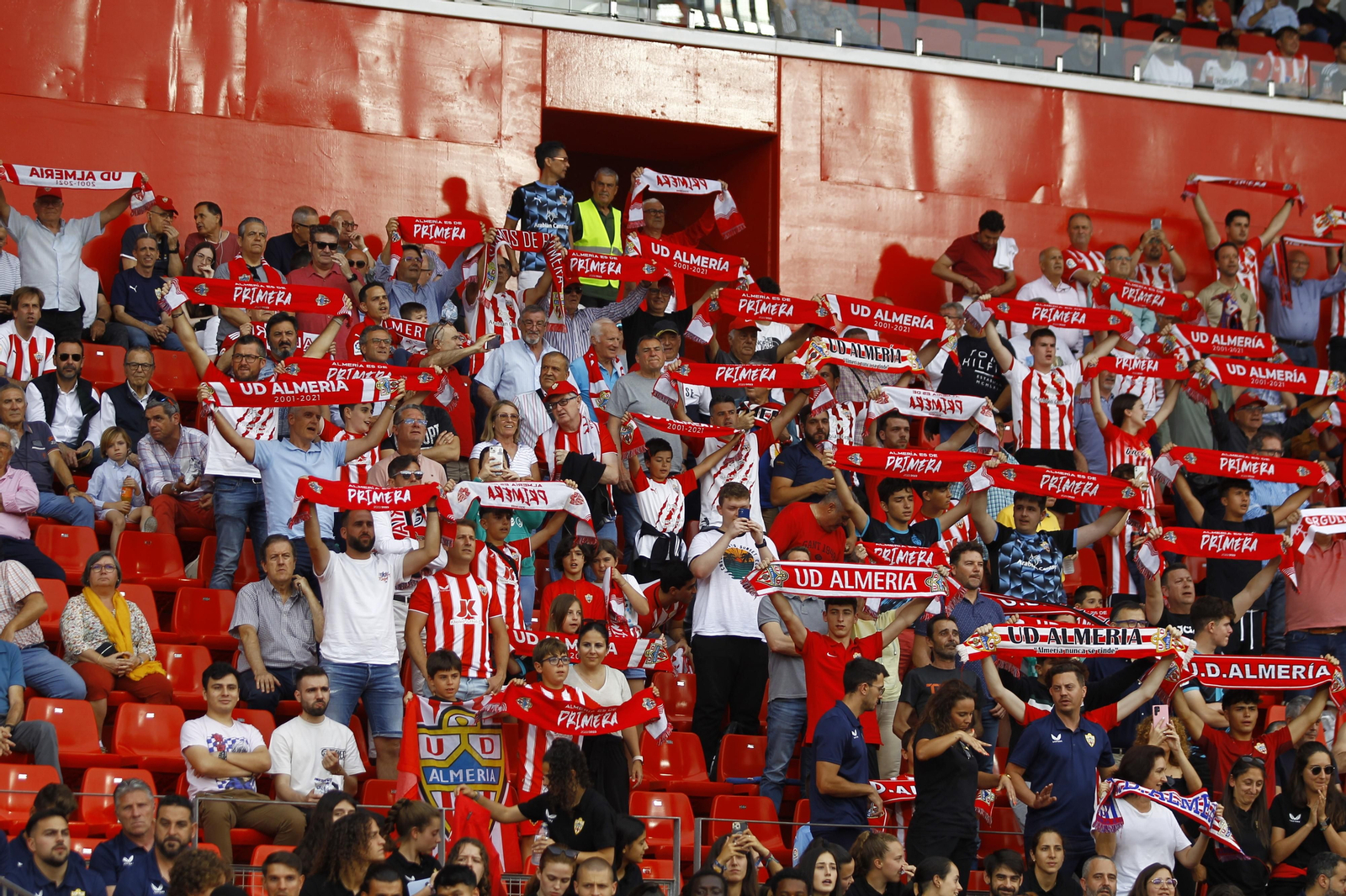 Imágenes del partido U.D. Almería-Elche C.F.