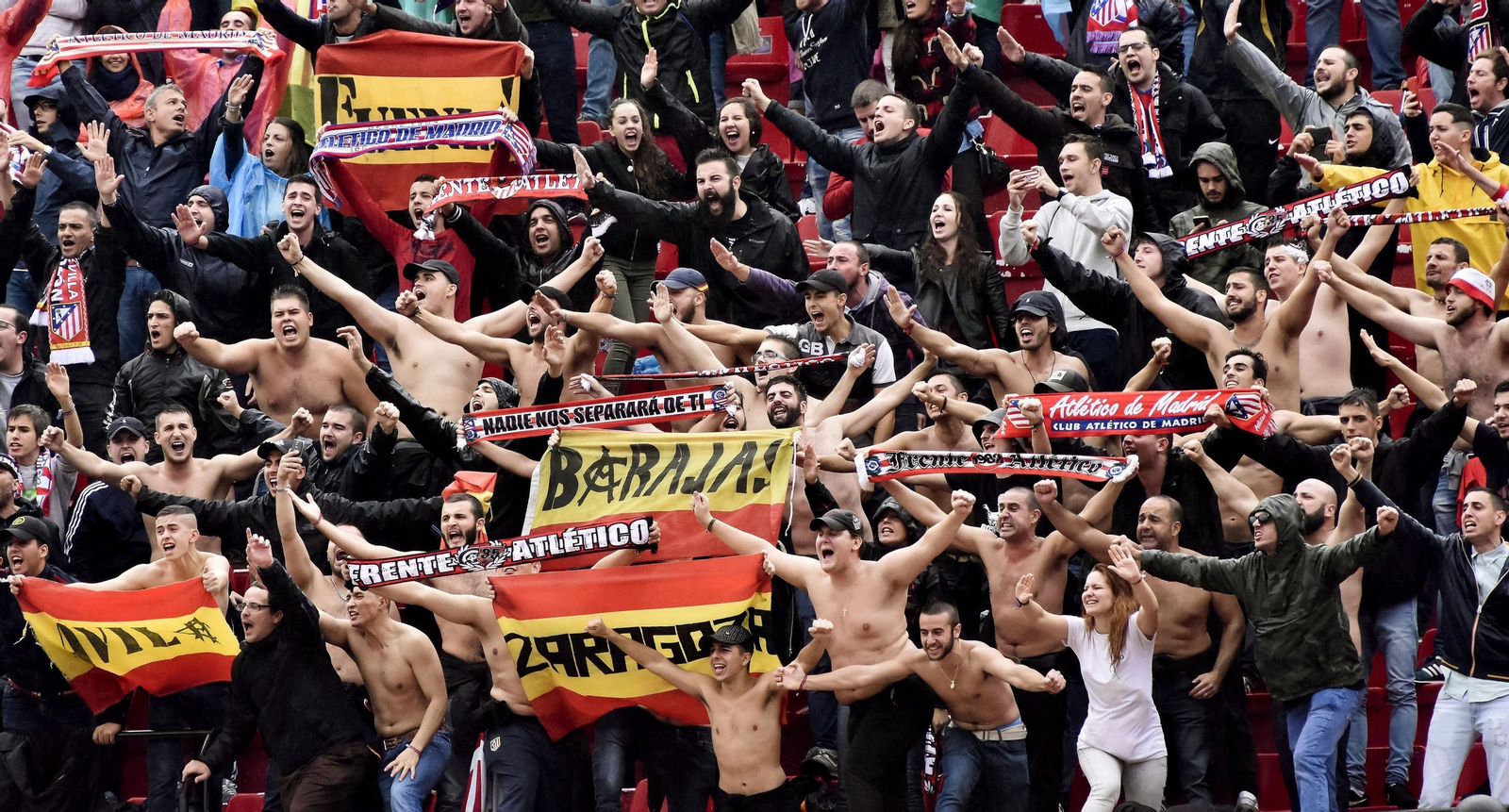 Imagen de Gol Norte con el logo de Biris, cuya exhibición ya no es permitida.
