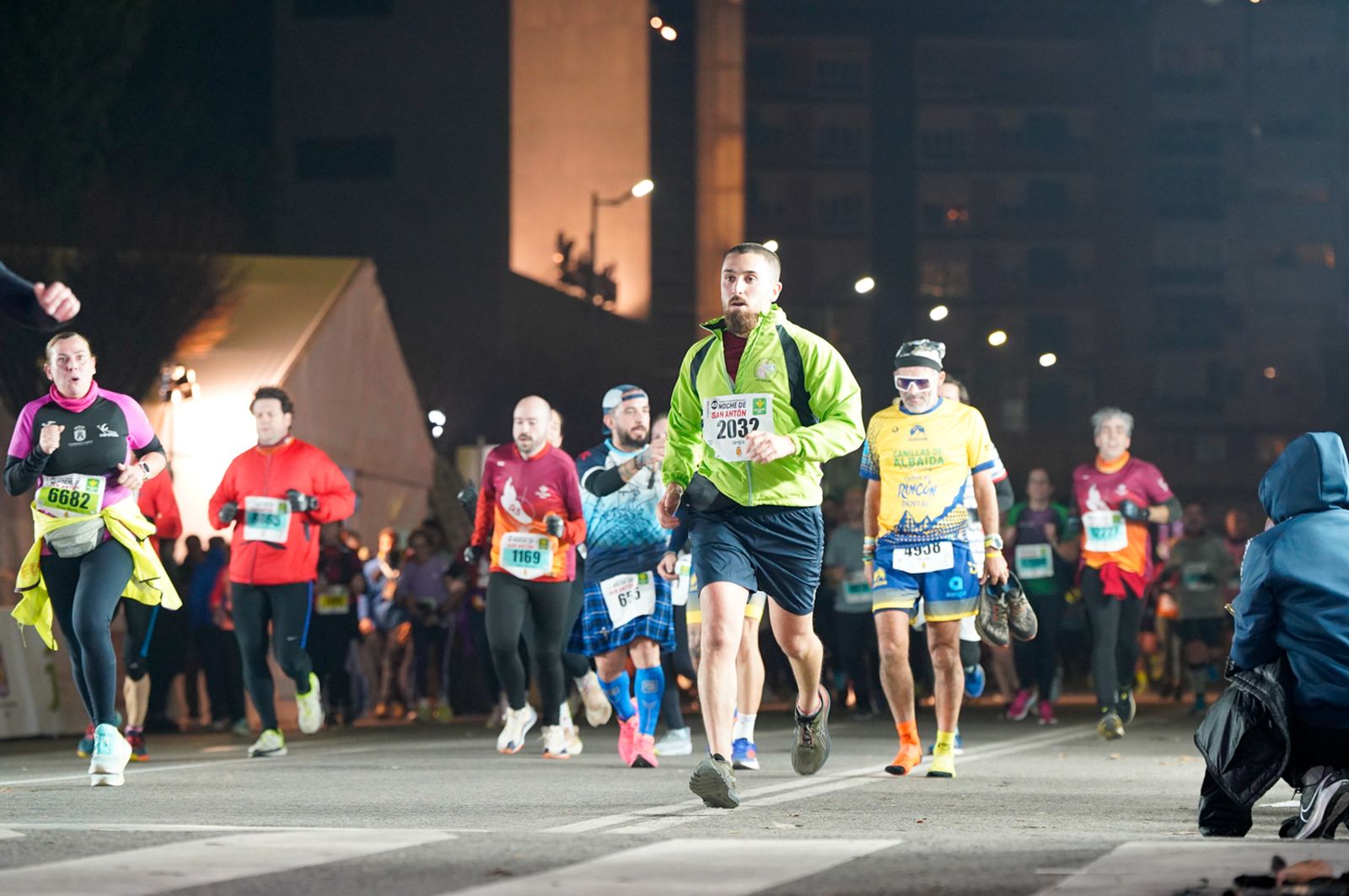 En imágenes: búscate en tu llegada a meta de la Carrera de San Antón 2026 (15)