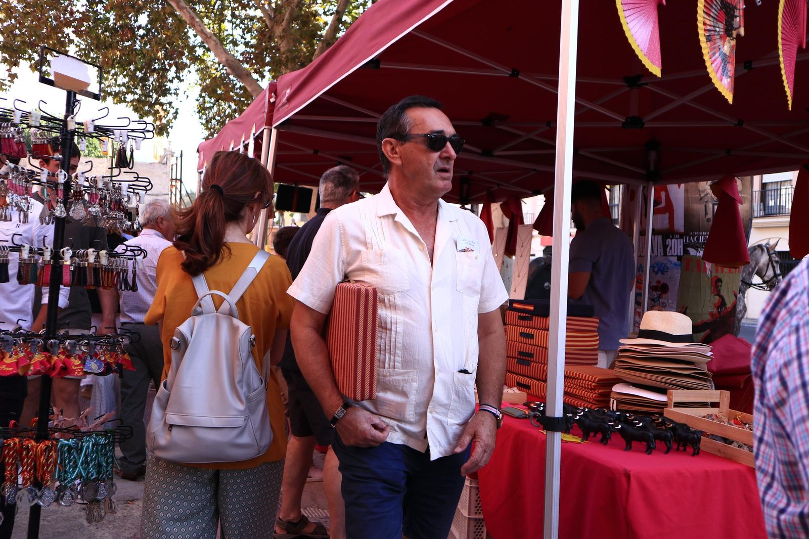 Imágenes de ambiente en el cuarto día de toros en Huelva