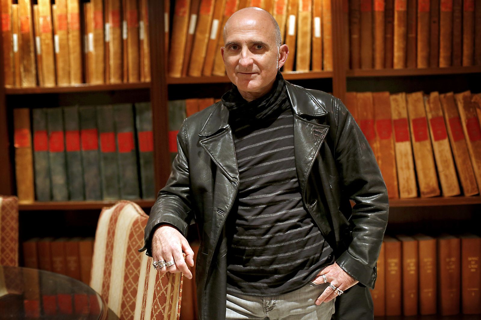 Juan Coloma en la hemeroteca de Diario de Cádiz.