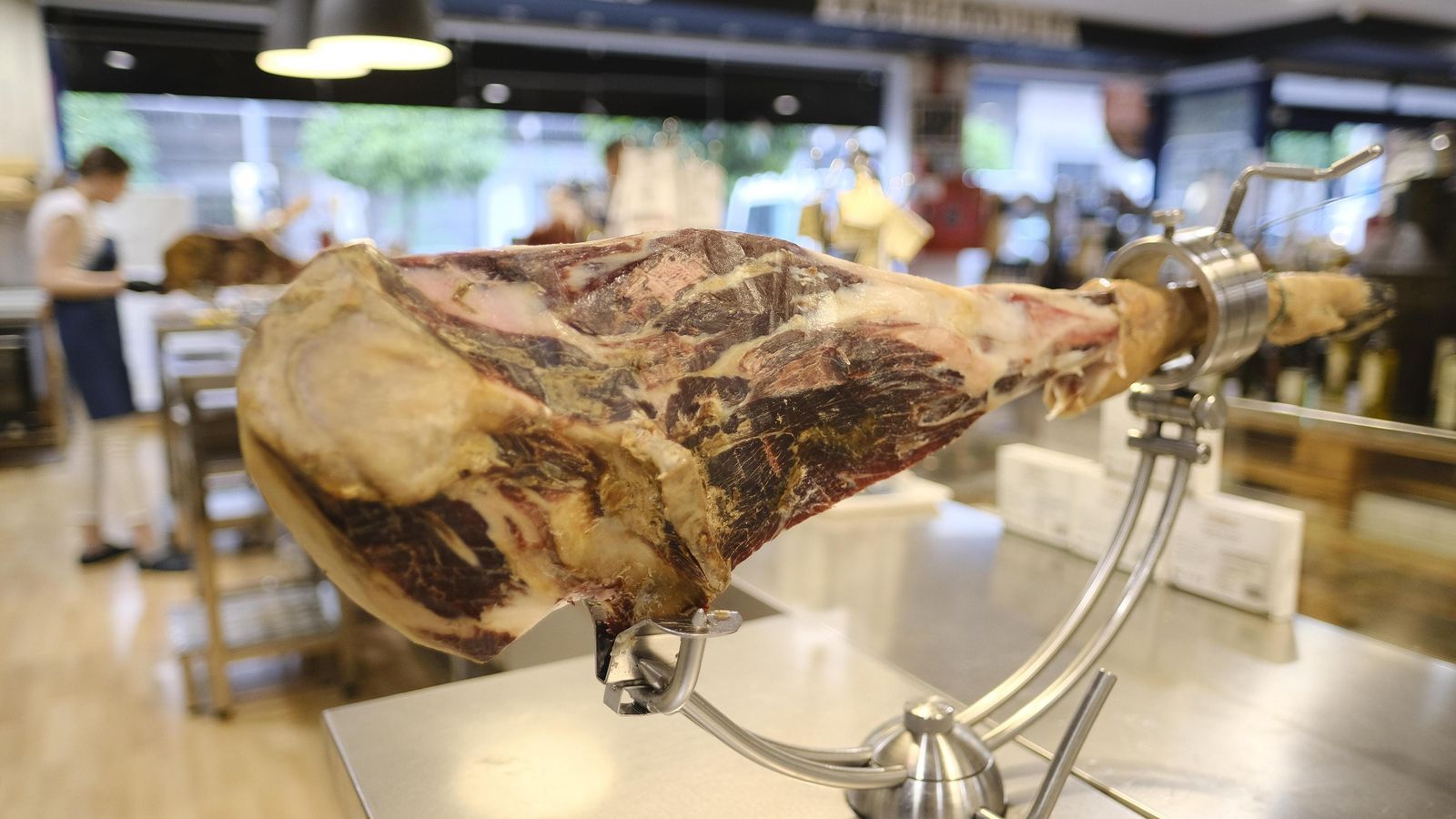 Posición en la que debe colocarse en jamón en casa.