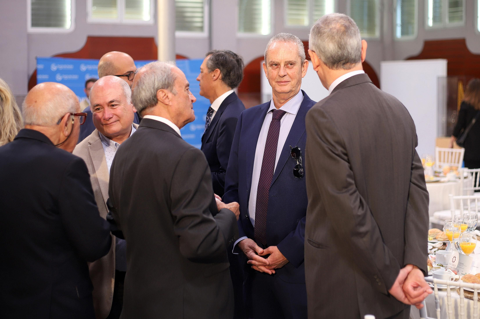 Imágenes del desayuno-coloquio con Jorge Paradela en el Foro Joly Andalucía