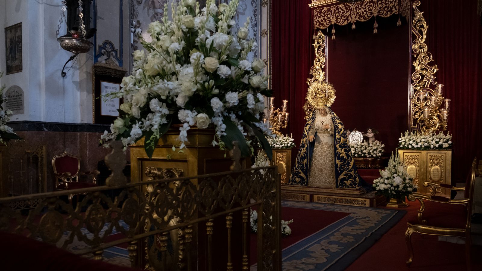 La Virgen de la Amargura en besamanos