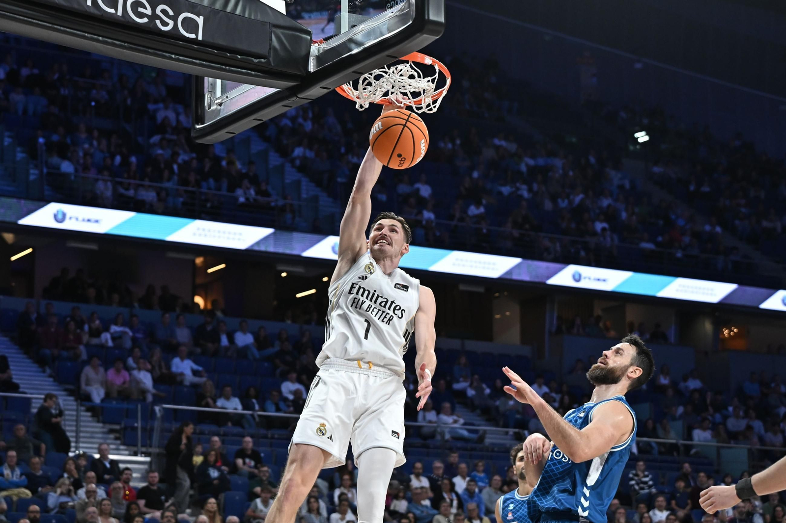 Yannick Nzosa, siete puntos en siete minutos ante el Real Madrid