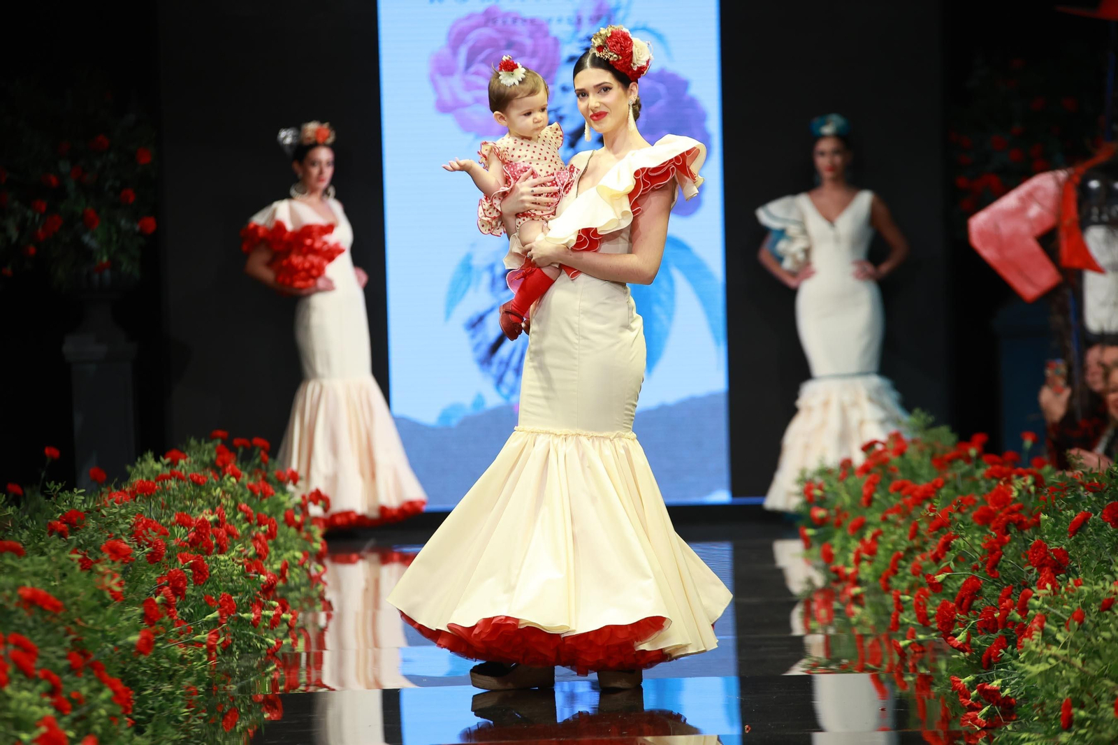 Los trajes de flamenca más bonitos de la Pasarela Flamenca Jerez 2023, todas las fotos