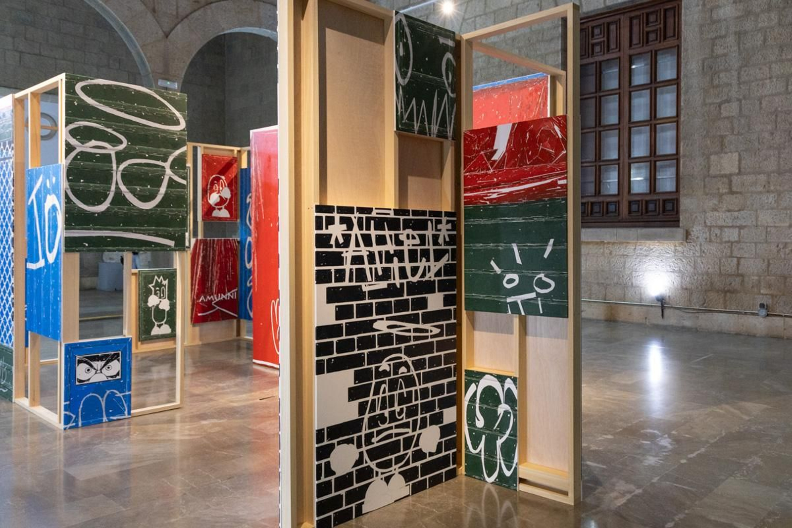 Inauguración de la exposición 'Sombras de bestias y coches'