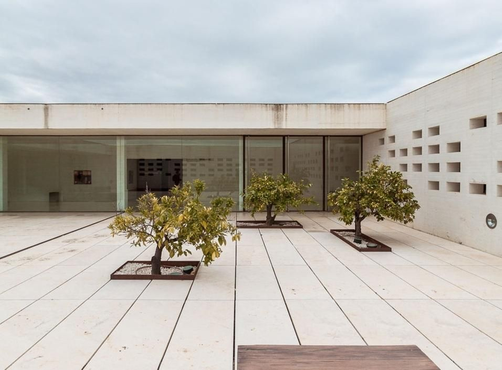 Centro de Interpretación de Medina Azahara, de los arquitectos Nieto y Sobejano.
