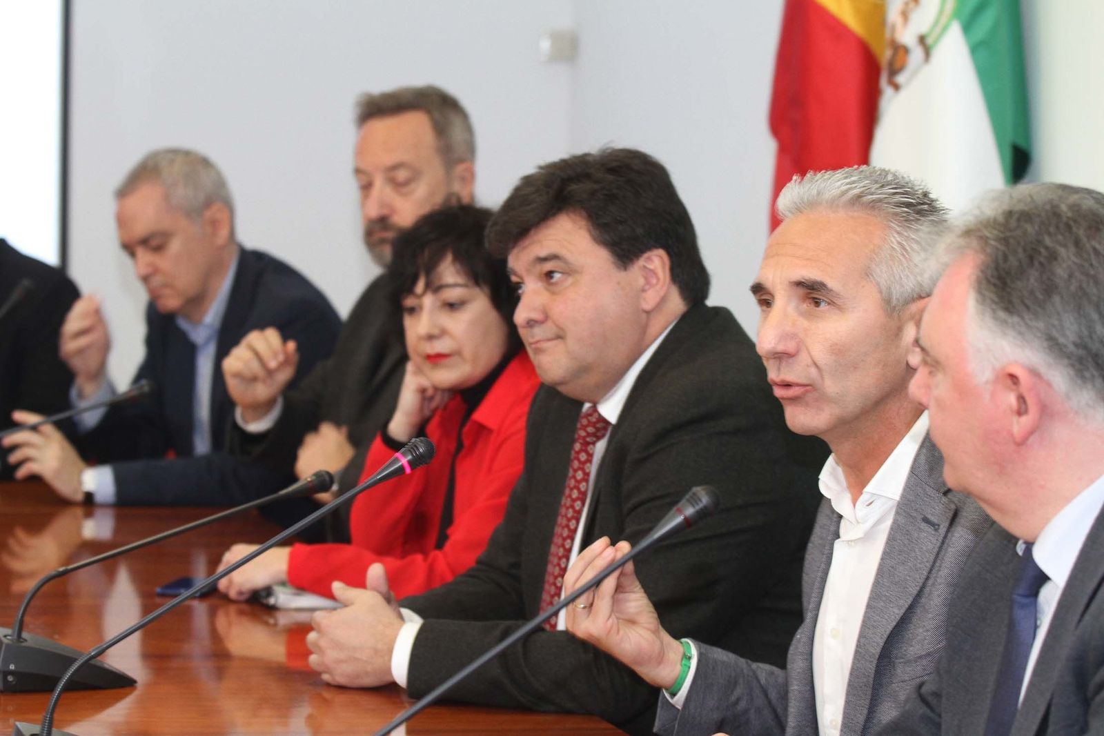 El consejero de Cultura, Miguel Ángel Vázquez, presenta el proyecto de rehabilitación del Banco de España como sede del Museo Arqueológico de Huelva.