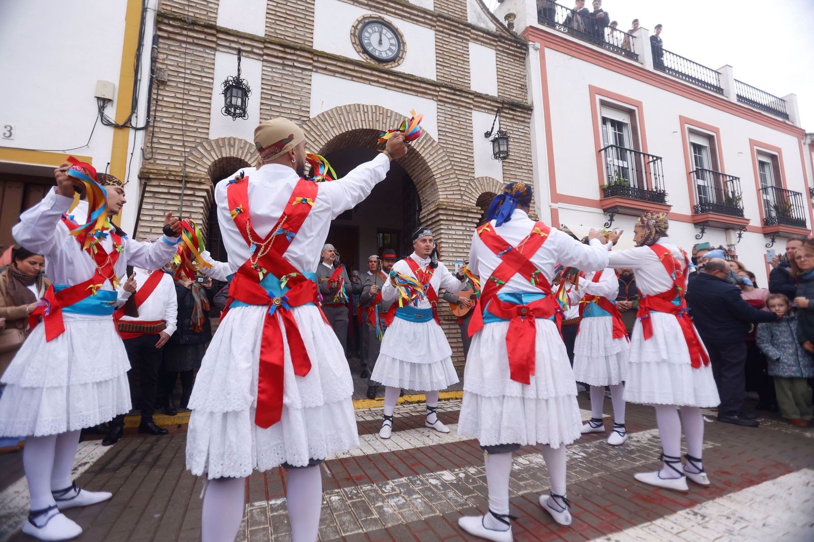 Las mejores imágenes de la Danza de los Locos y el Baile del Oso de Fuente Carreteros