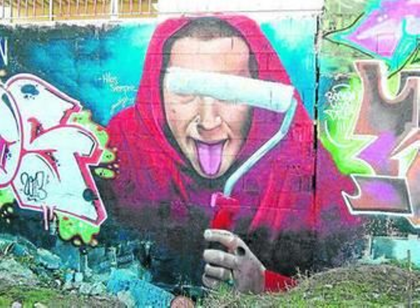 Uno de los murales realizados dentro del homenaje a 'Hilos'.