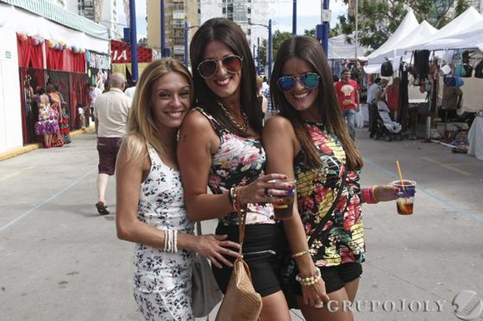 La Feria reúne a miles de personas en su jornada más esperada y en un año en el que se recuerda a Paco de Lucía

Foto: Erasmo Fenoy