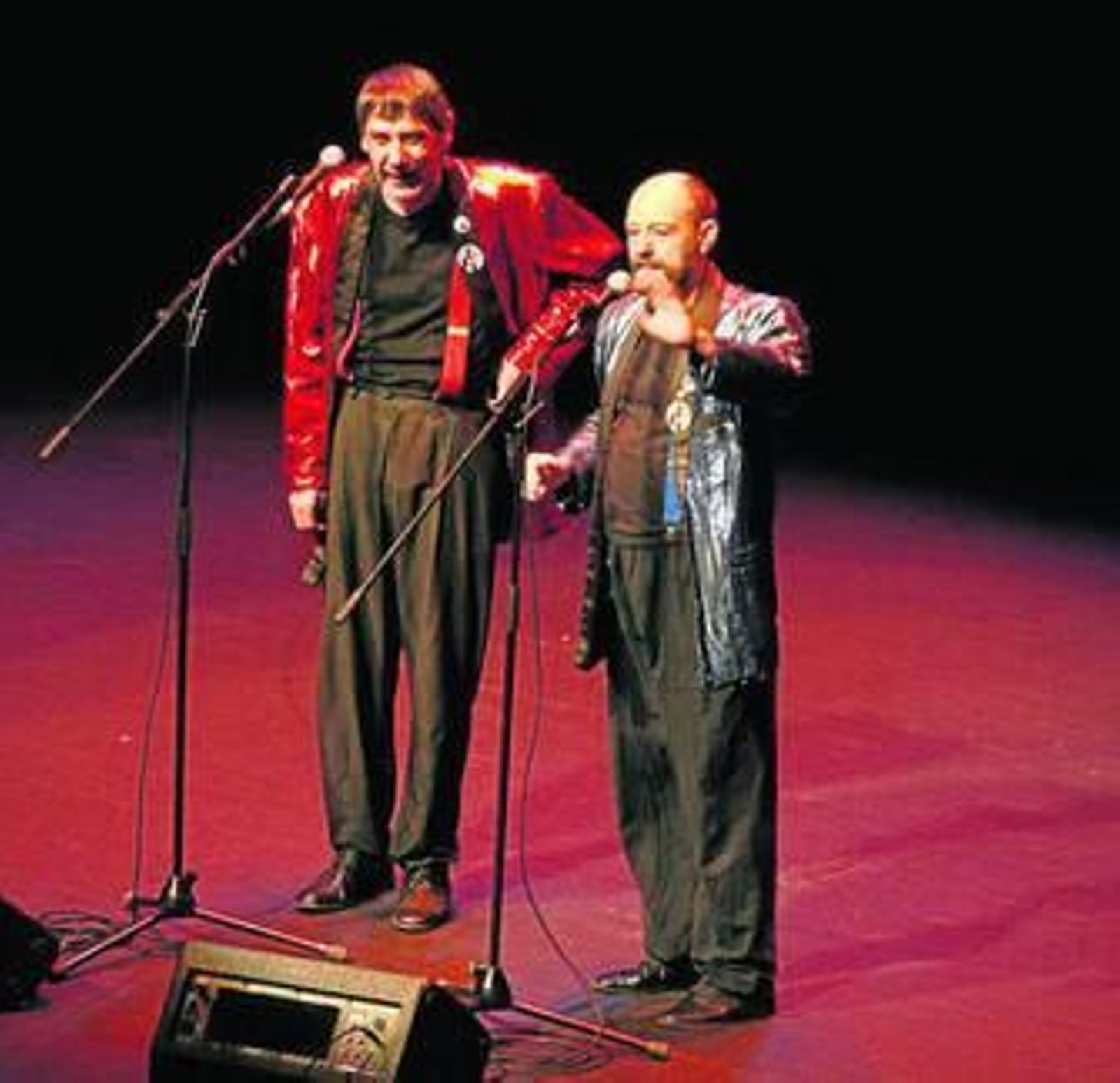 Faemino y Cansado durante su actuación en Roquetas.