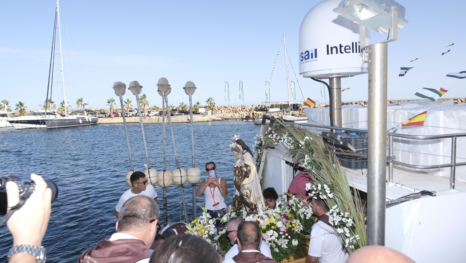 Procesión marinera  de la Virgen del Carmen en Aguadulce