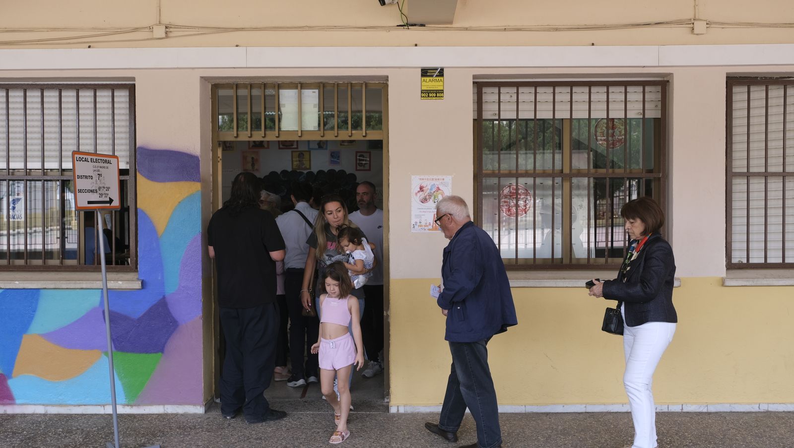 Imágenes de las votaciones en las Elecciones Municipales 2023, en Almería capital