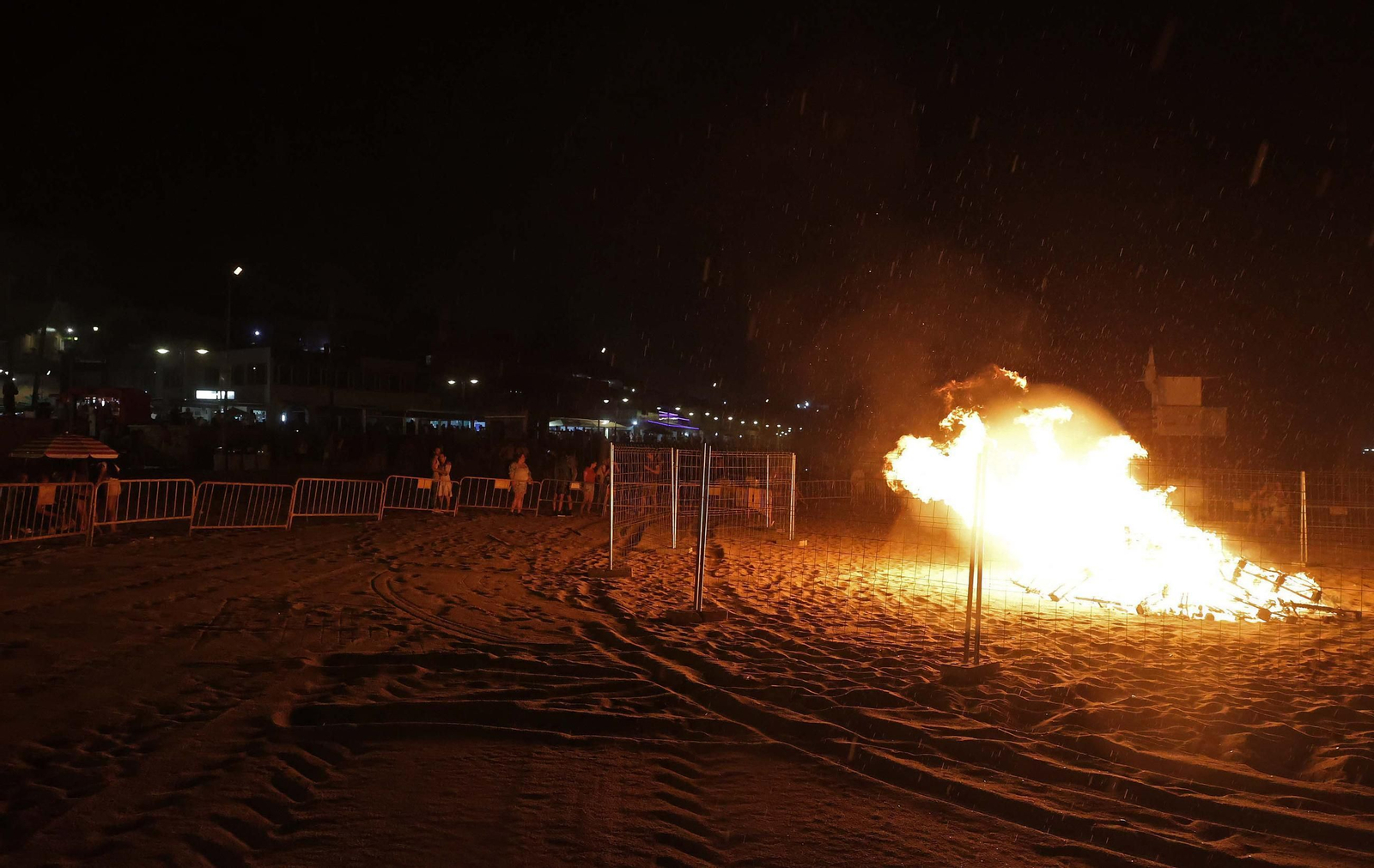 Fotos de la noche de San Juan en la playa de Getares de Algeciras